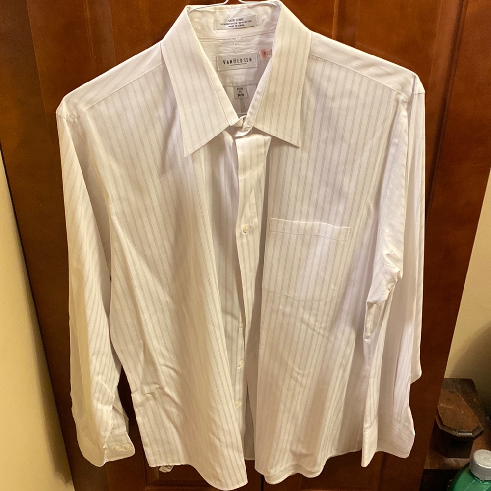 Van Heusen dress shirt 17 neck 35/35. 70 polyester 30 cotton